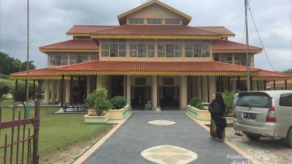 Mahkota Emas Berlian Bukan Sekadar Dongeng di Siak