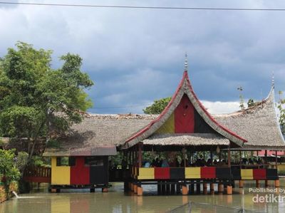 Makan Siang Sambil Menatap Hijaunya Sawah? Boleh Juga