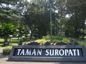 Mau Santai Sore atau Hilangkan Penat? Ke Taman Suropati Yuk