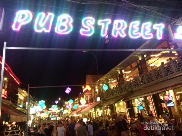 Mau Wisata Malam di Legiannya Thailand? Coba Pub Street