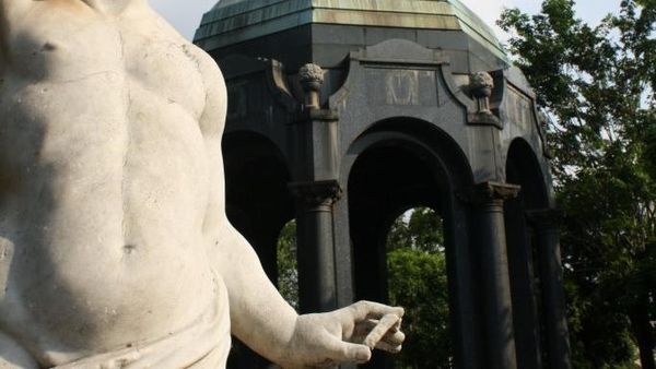 Mausoleum di Kompleks Makam Petamburan