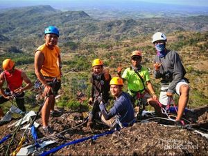 Melawan Gravitasi di Ketinggian Kampung Pitu, Gunungkidul
