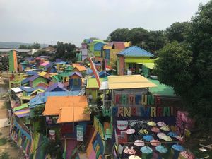 Melihat Kampung 3 Warna di Malang