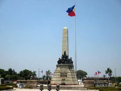 Melihat Monumen Kebanggaan Warga Filipina