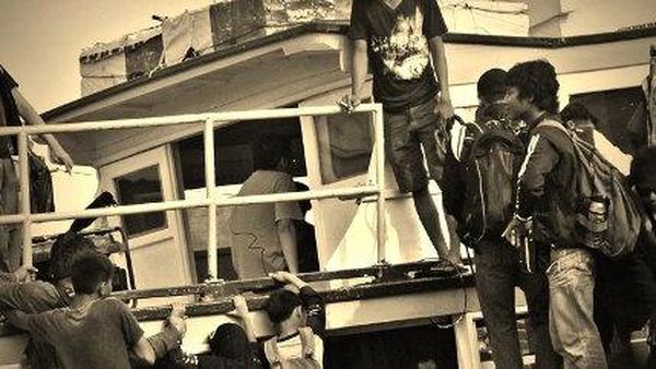 Melompati Pulau-pulau di Kepulauan Seribu