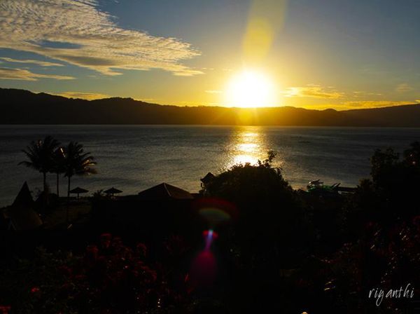 Memandang Danau Toba di Ambarita