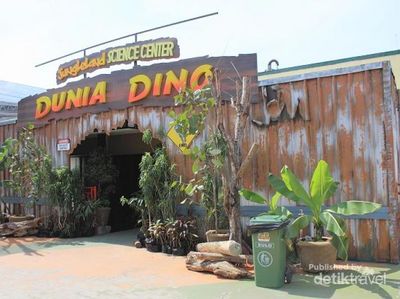 Menantang Dinosaurus di Jungleland