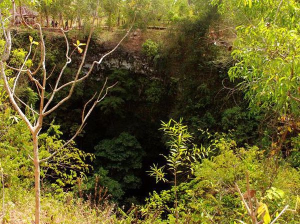 Menantang Keberanian di Gua Jomblang, Yogyakarta