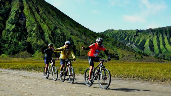 Menantang! Naik Sepeda Gunung ke Puncak Bromo