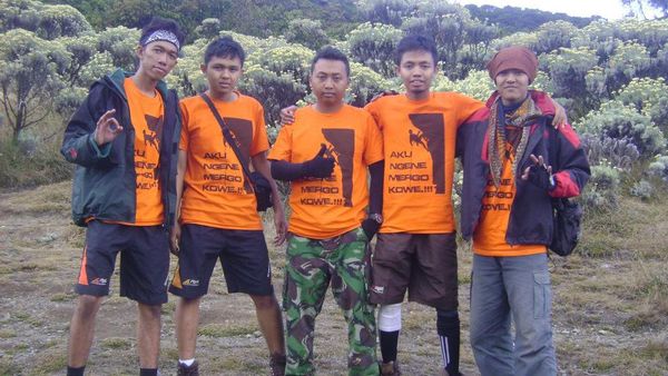 Mendaki Gunung Favorit di Jawa Barat