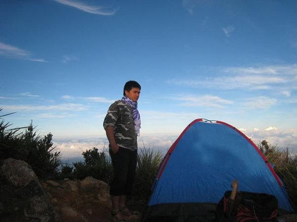 Mendaki Klabat, Gunung Tertinggi di Sulawesi Utara