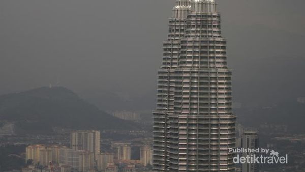 Menengok Menara Kembar Tertinggi Sedunia di Malaysia