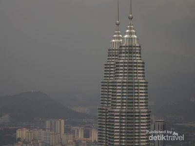 Menengok Menara Kembar Tertinggi Sedunia di Malaysia