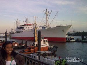 Menengok Pelabuhan Tersibuk Kedua di Eropa Yuk