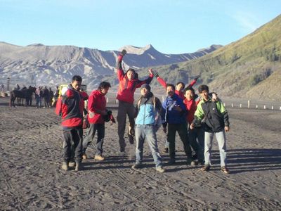 Mengarungi Lautan Pasir Demi Puncak Bromo