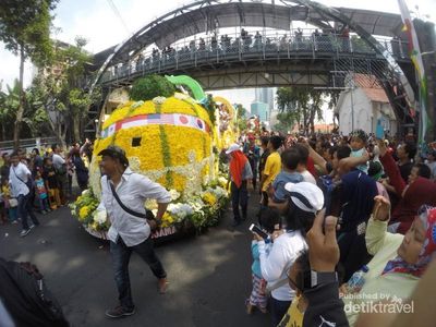 Mengenang Keseruan Parade Bunga Surabaya 2017, Meriah Rek!