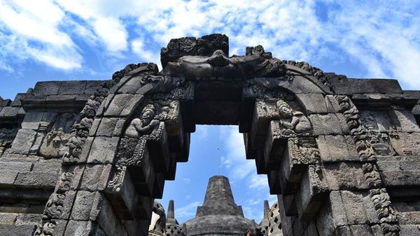 Mengintip Kemegahan Cantik Buddha Terbesar di Dunia