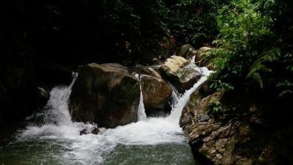 Menikmati Air Terjun Cantik di Aceh Barat Daya