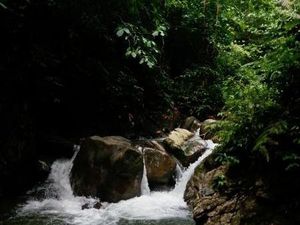 Menikmati Air Terjun Cantik di Aceh Barat Daya