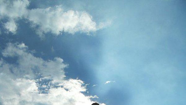 Menikmati Keindahan Candi Borobudur Saat Hujan