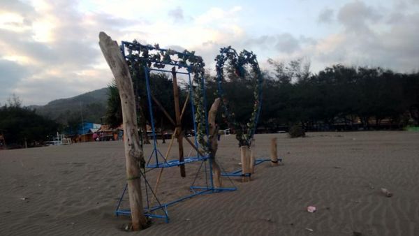 Menikmati Sore Hari di Pantai Parangtritis