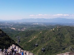 Menjelajahi Tembok Raksasa Negeri Tirai Bambu