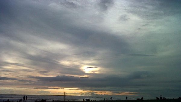 Menunggu Sunset Cantik di Parangtritis