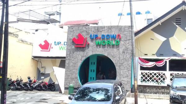 Merasakan Dunia Terbalik di Bandung