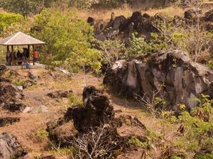 Mungkin Cuma Kuningan yang Punya, Hutan dari Batu