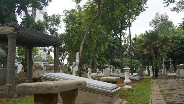 Museum Ini Simpan Koleksi Nisan Zaman Belanda