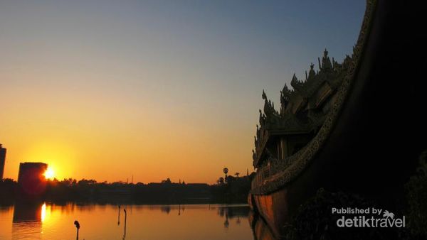 Myanmar Punya Restoran Terapung yang Megah!