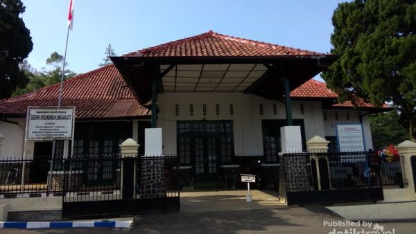 Napak Tilas Kemerdekaan RI di Gedung Linggarjati