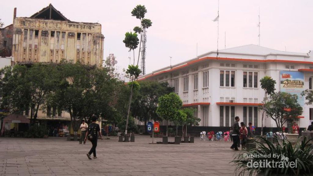 Nostalgia Kota Tua Jakarta dengan Sepeda Onthel Nostalgia Kota Tua Jakarta dengan Sepeda Onthel