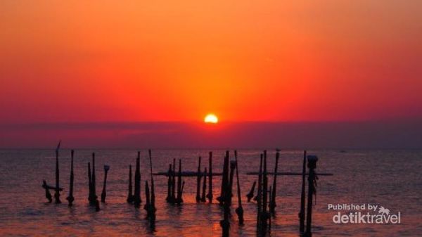 Ombak dan Mengenang Sejarah Lombok