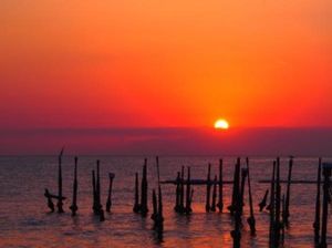 Ombak dan Mengenang Sejarah Lombok
