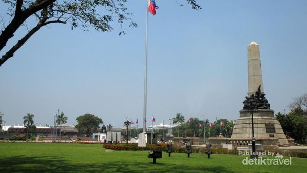 Pagi Syahdu di Rizal Park Filipina