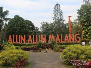 Pagi yang Menyenangkan di Alun-alun Kota Malang