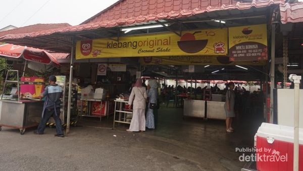 Panas Begini, Cocoknya Minum Coconut Shake di Melaka