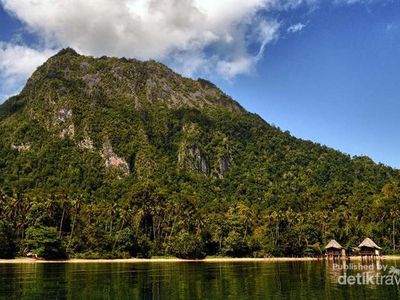 Pantai Air Belanda, Perawan Indah dari Pulau Seram Utara