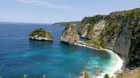 Pantai Atuh di Bali, Siapa yang Nggak Mau ke Sini?