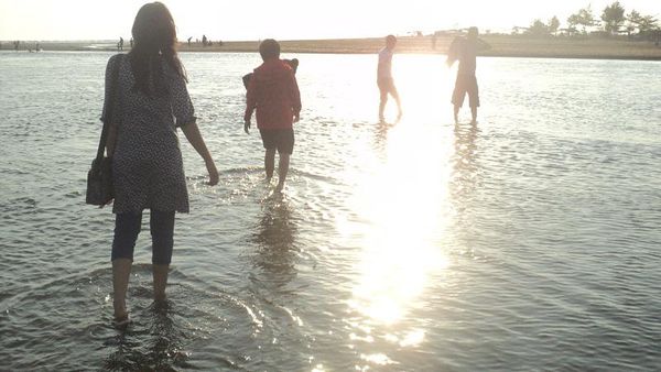 Pantai Ayah yang Menenangkan Jiwa