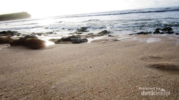 Pantai Balangan, Cara Baru Menikmati Sunset di Bali