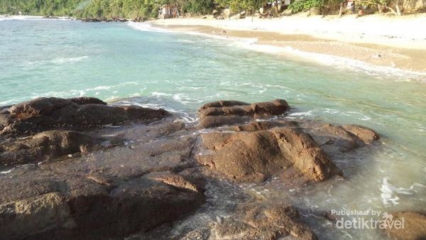 Pantai Berair Jernih dari Yogyakarta