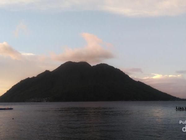 Pantai di Ternate Ini Cocok Banget Buat Bersantai