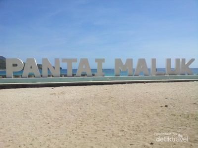 Pantai Maluk yang Menawan untuk Berakhir Pekan di Sumbawa