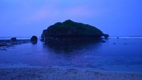 Pantai Sadranan di Gunungkidul, Tempat Kemping yang Asyik