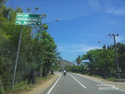 Pantai Sekongkang yang Masih Perawan di Sumbawa