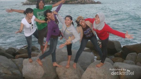 Pantai Tanjung Kerasak, Obat Bosan dari Bangka