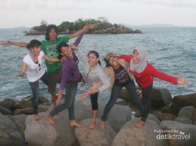 Pantai Tanjung Kerasak, Obat Bosan dari Bangka