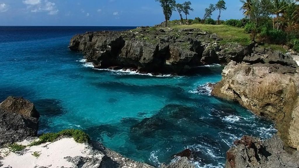 Pantai Watu Mandorak Pantai Watu Mandorak